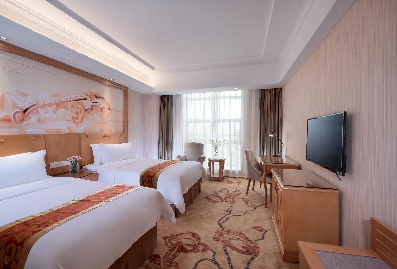 Vienna International Hotel Luogang Wanda Plaza Guangzhou Exterior photo