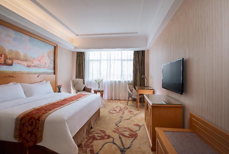 Vienna International Hotel Luogang Wanda Plaza Guangzhou Exterior photo